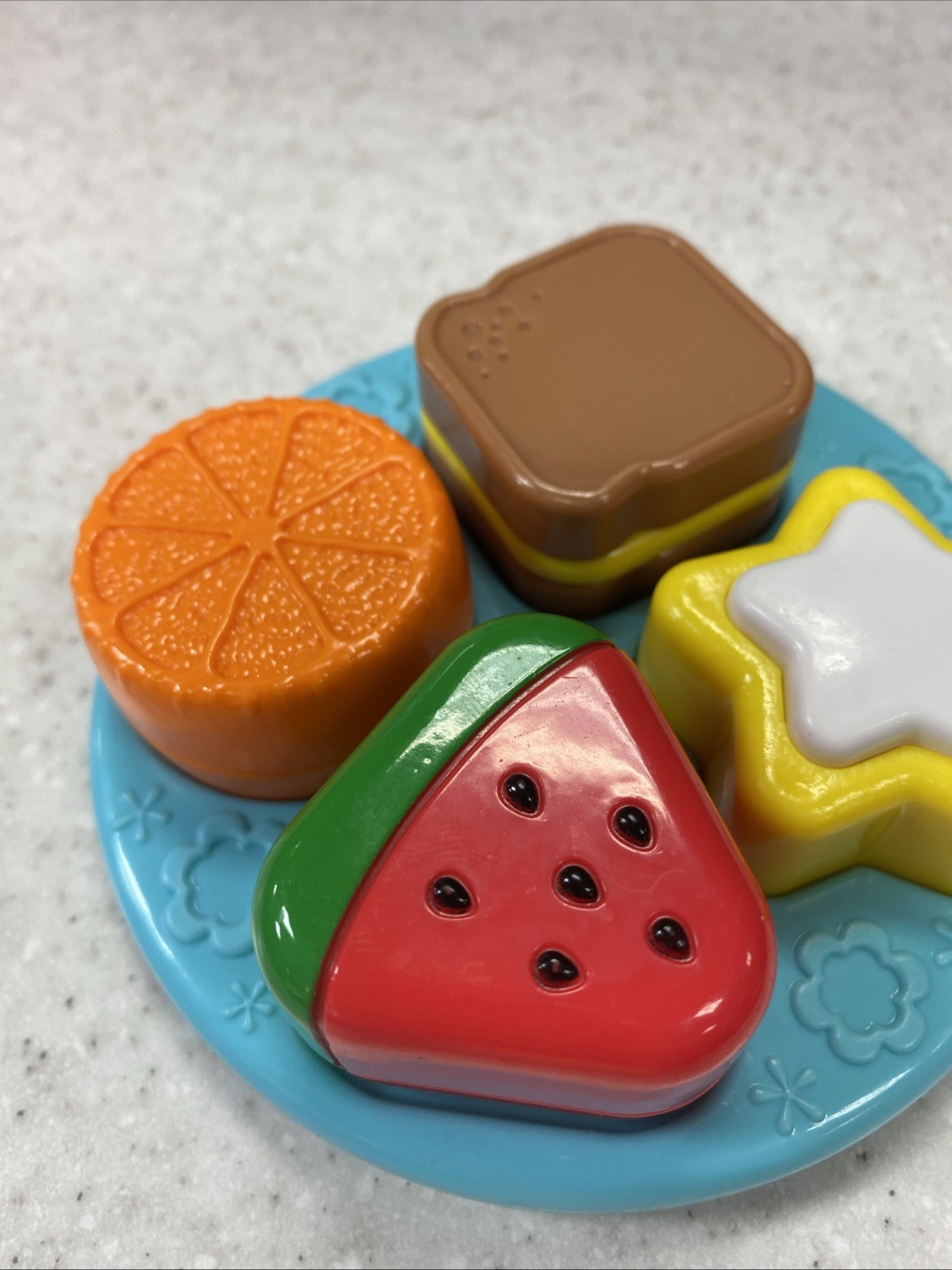 LeapFrog Shapes And Sharing Picnic Basket Replacement Parts-Plate + Food Pieces