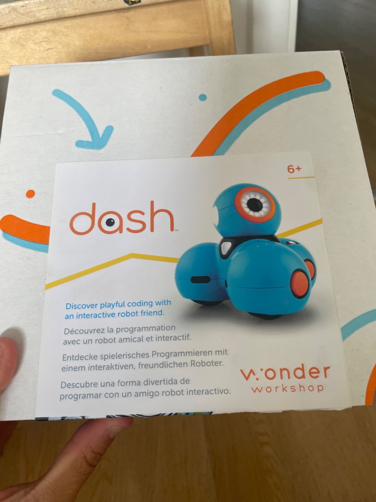 Wonder Workshop DA02 Dash Robot – Blue plus extra accessories.