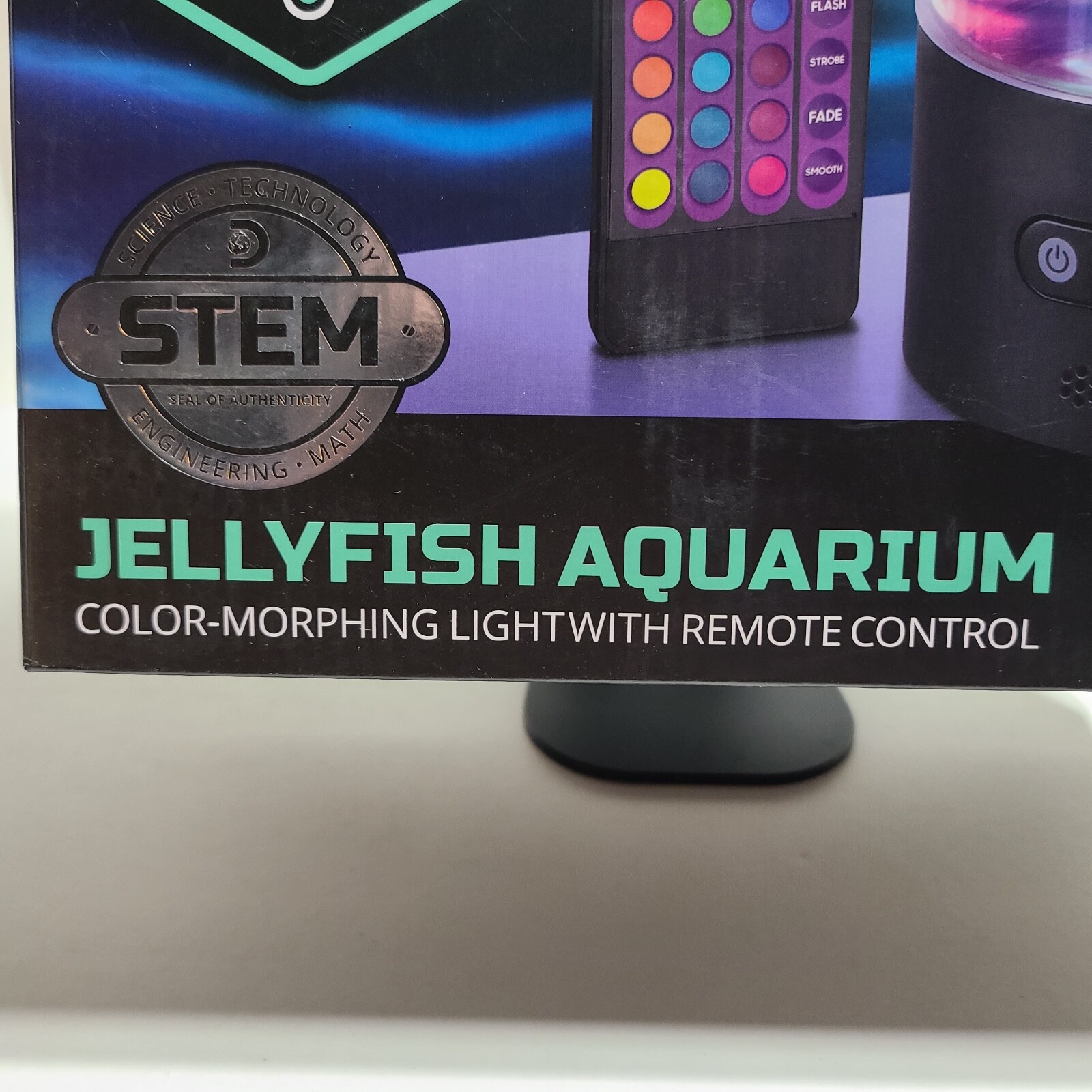 Discovery Mindblown • Jellyfish Aquarium w/Color Morphing Light & Remote Control