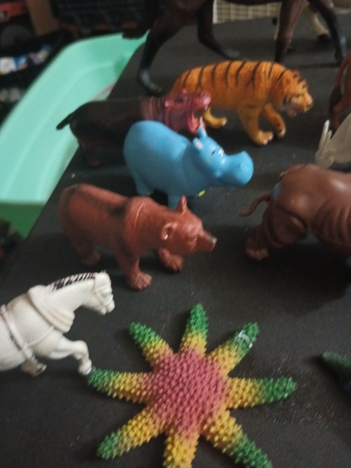 Miniature Vintage Plastic toy Lion’s Tiger Cows Horses Hipposarge Lot Mixed