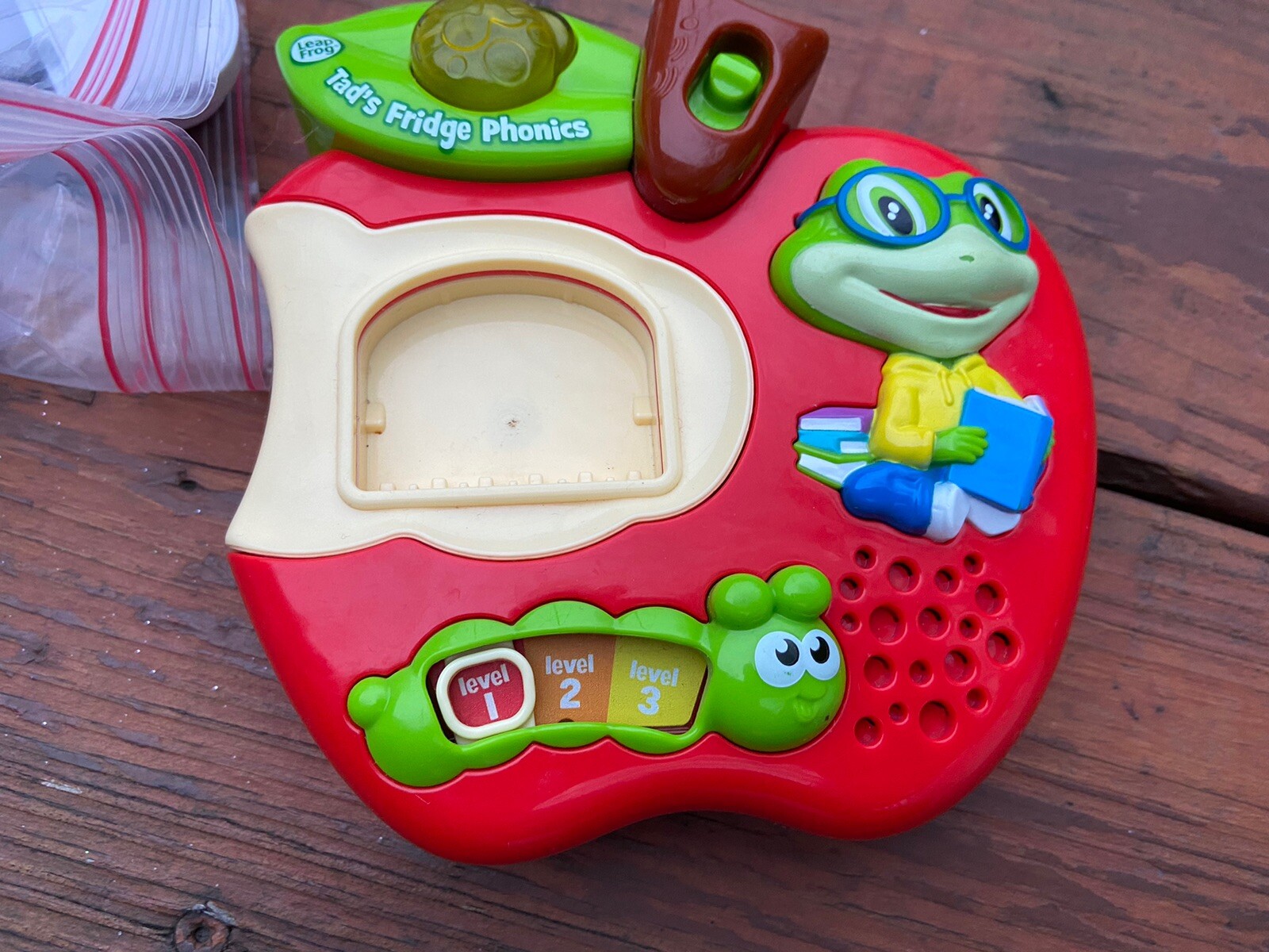 LeapFrog Tad’s Fridge Phonics Teaches Letters and Phonics Magnetic Extra Letters