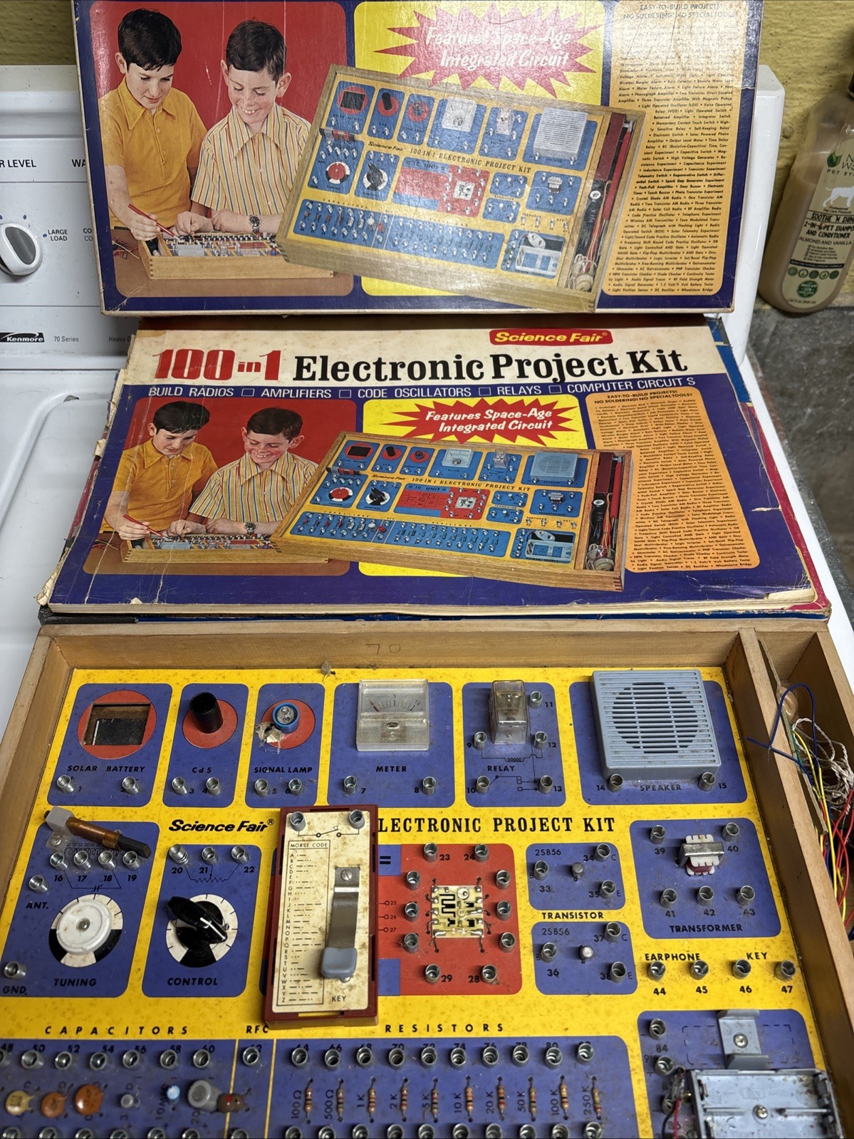 Two Science Fair Electronic Project Kits, 150 And One And 101 28–220 And 28–248