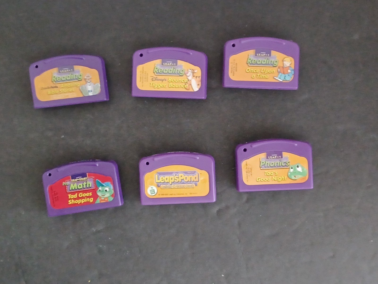Leap pad w/(6 ) books (6) cassettes Satchel carrying bag