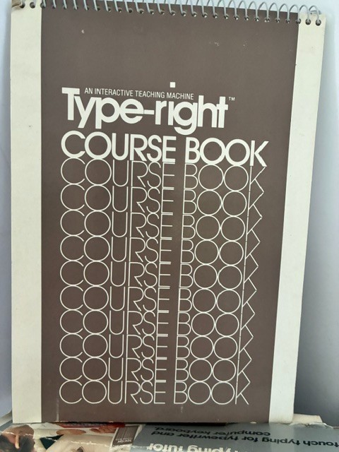 VTech Type-Right Pre-Computer Typing Tutor 1985 w/Box & Course Book – Parts Only
