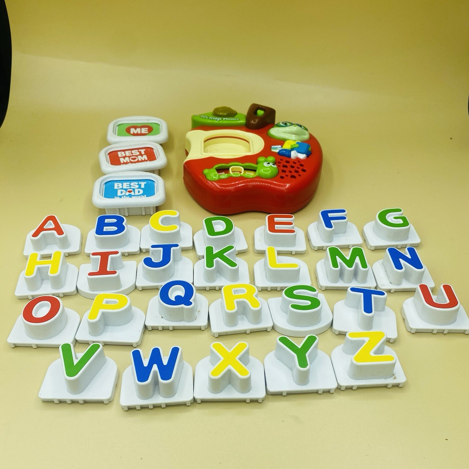 LeapFrog Tad’s Fridge Phonics Apple Shape Magnetic Letter Set WORKS CLEAN