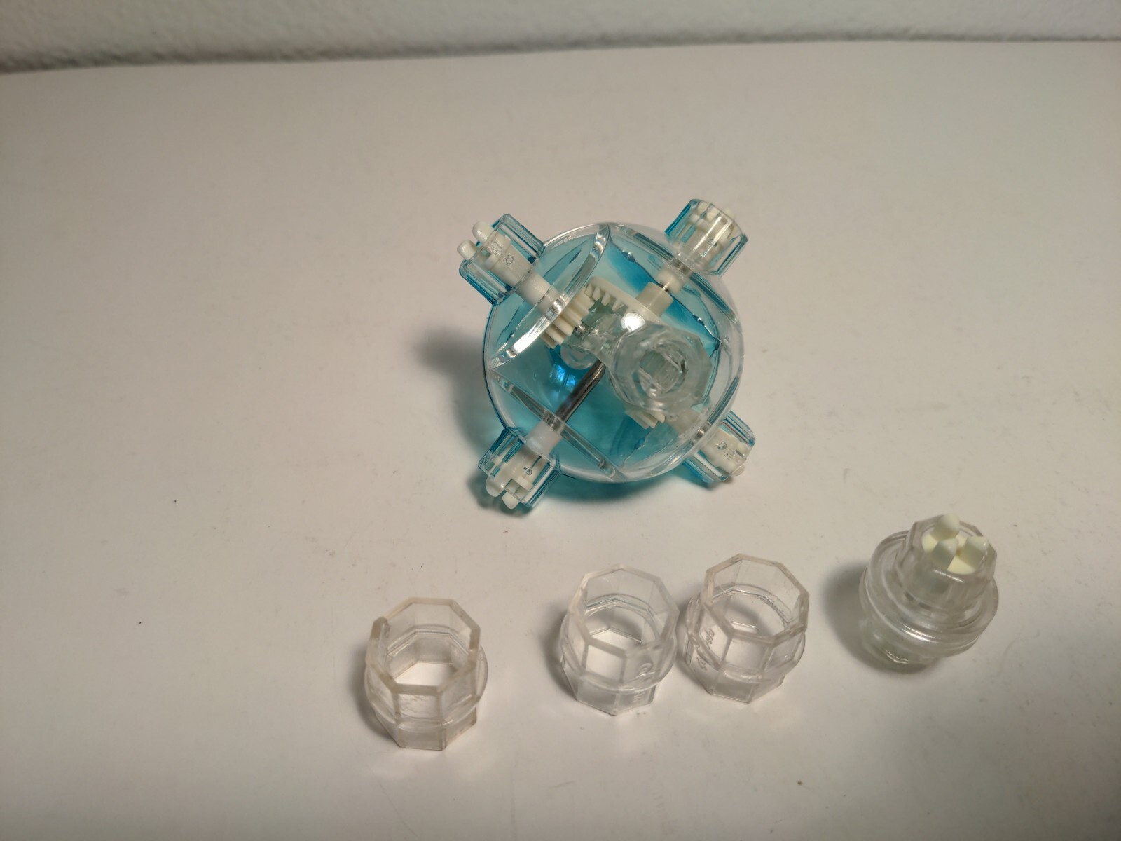 Capsela Parts – Crown Screw Capsule with 3 Connectors & 1 Drive Connect