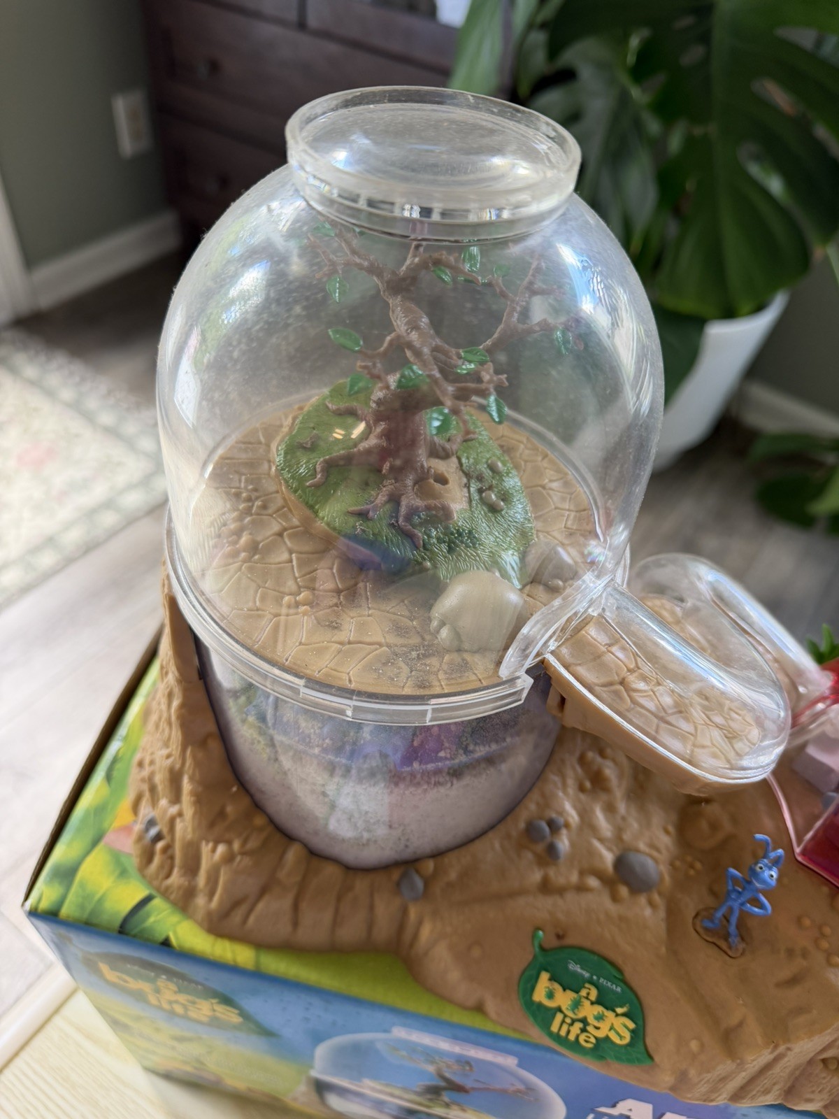 Vintage Disney/Pixar A Bugs Life Ant Island Live Ant Habitat/Farm (No Ants) 1998