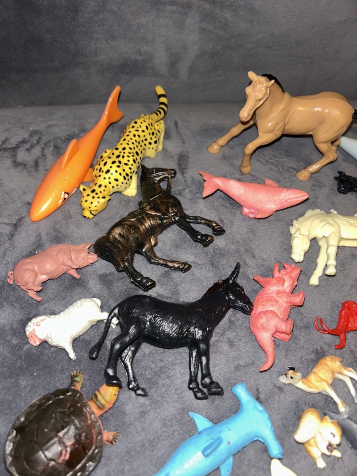 HUGE Mixed Lot Safari K&M Wildlife Sea Creatures Vintage & New Figures Toys LOOK