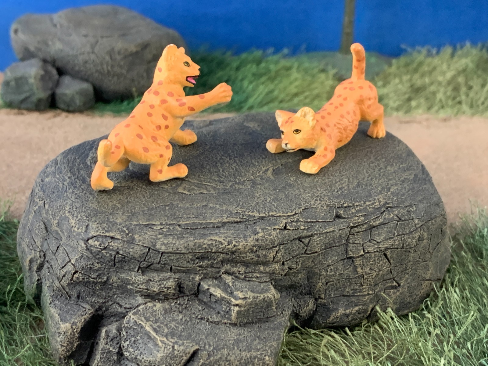 Elastolin by Preiser 47507 Lion cubs (2), playing Wild Animal Figures 1:25 scale