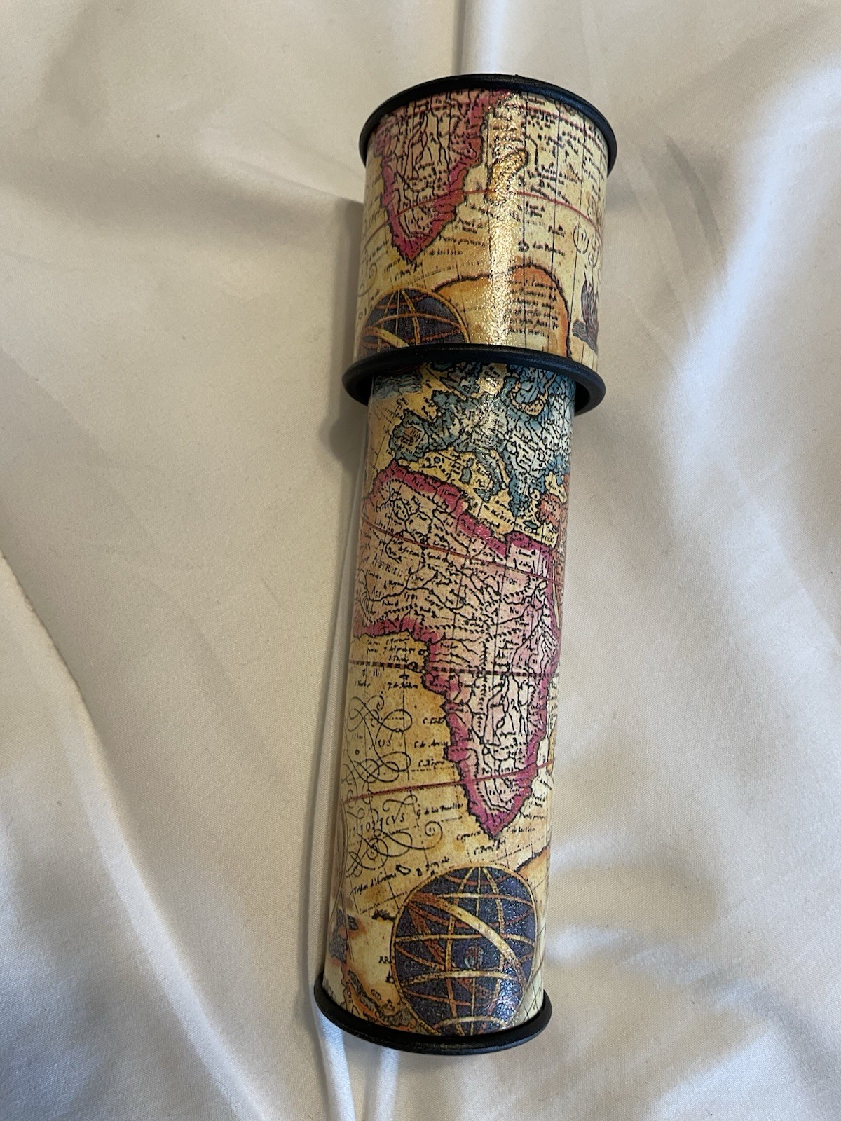 Kaleidoscope World Map Print EUC Educational