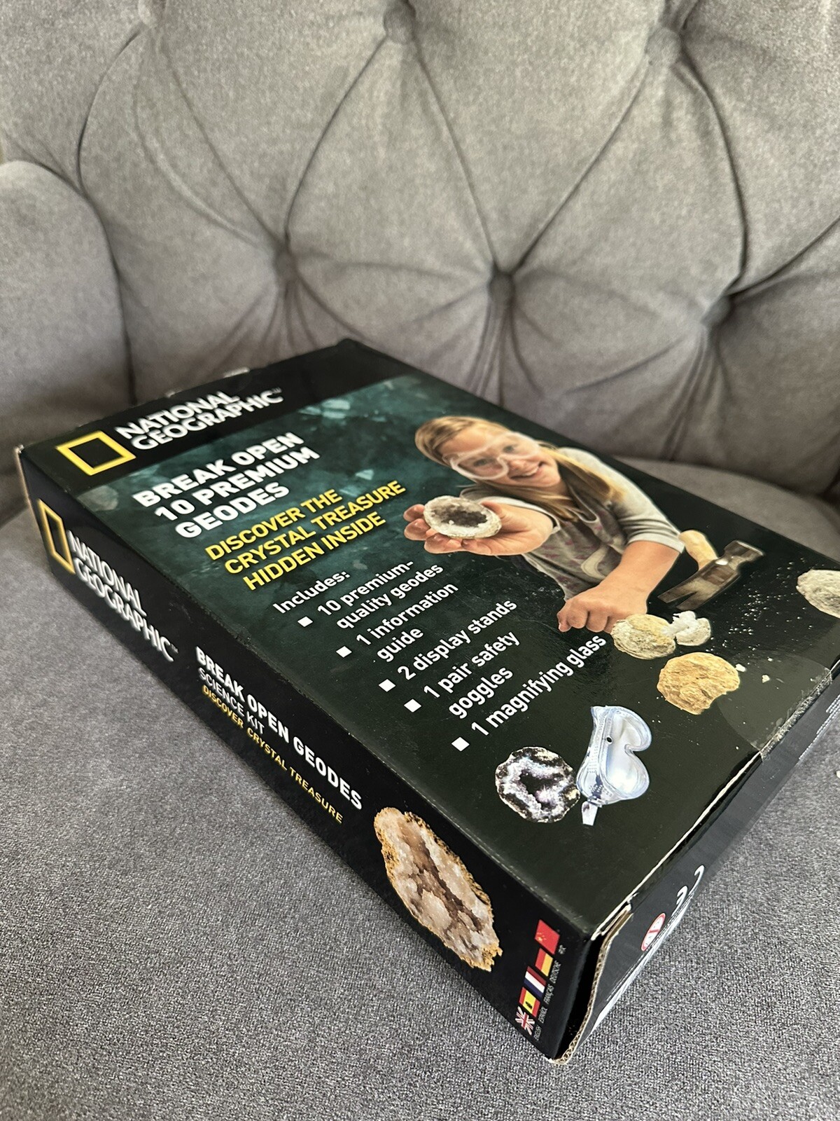 National Geographic Break Open 10 Premium Geodes – Includes Goggles,