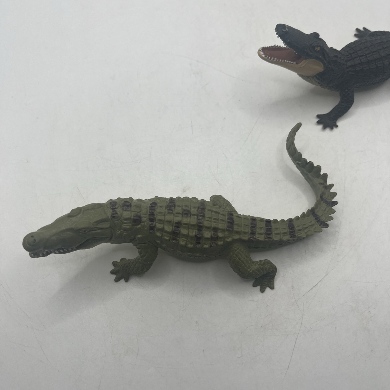 Lot of 2 Vintage Safari Ltd. 6″ Alligators 1996 & 1997
