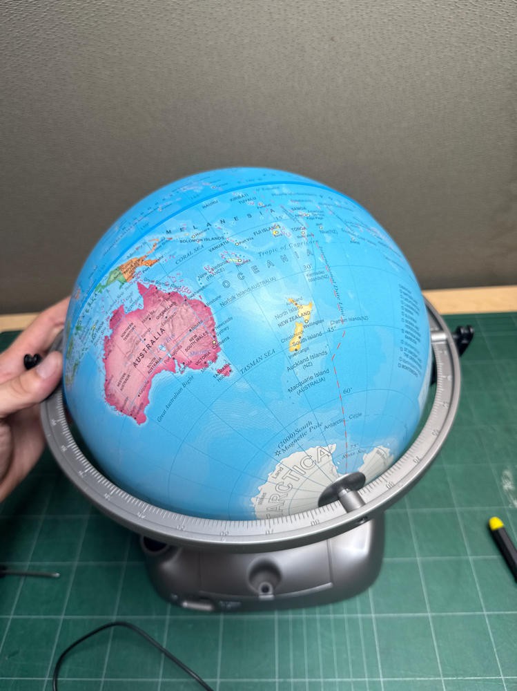 Oregon Scientific Smart Globe Deluxe Edition W/Stylus Pen – Tested WORKING