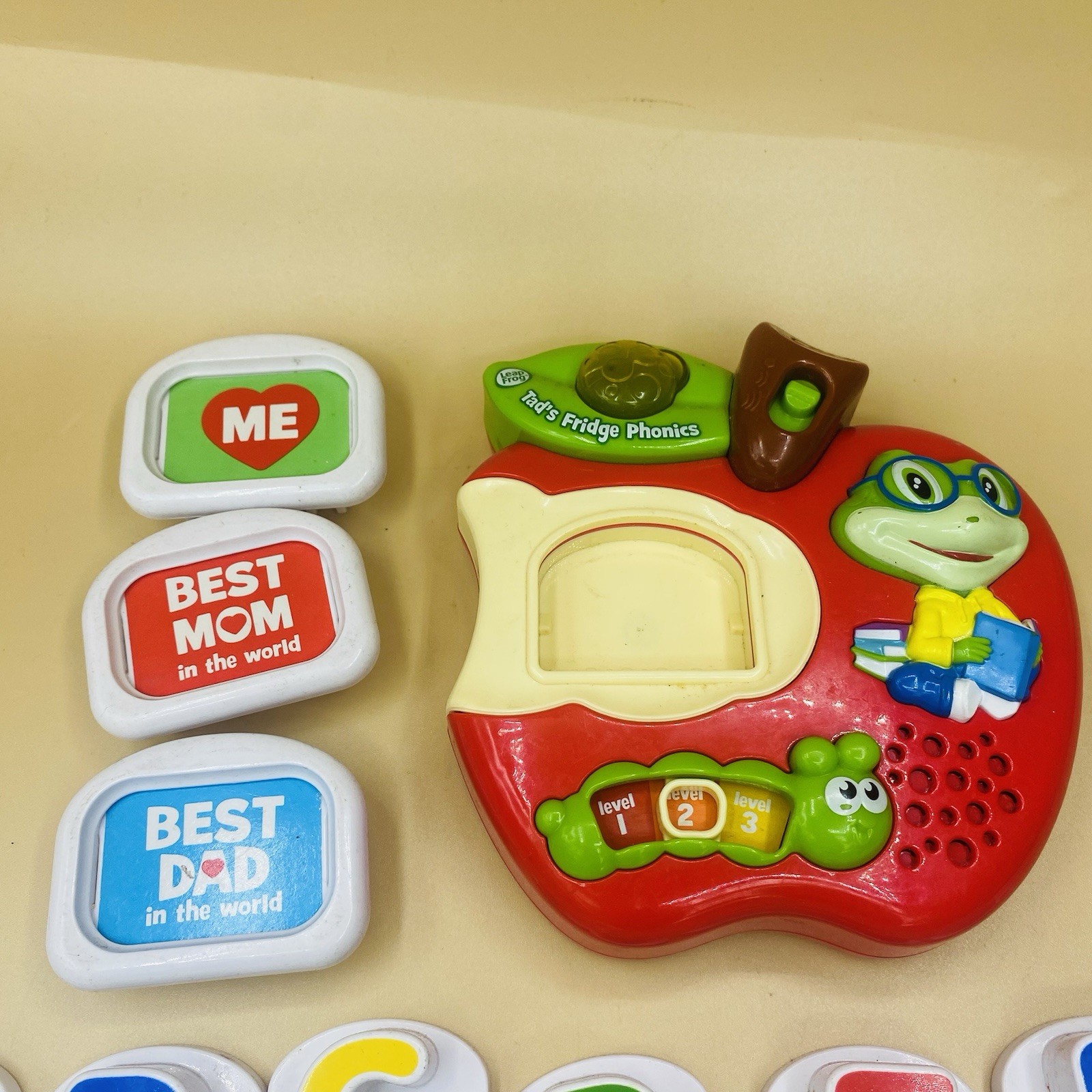LeapFrog Tad’s Fridge Phonics Apple Shape Magnetic Letter Set WORKS CLEAN