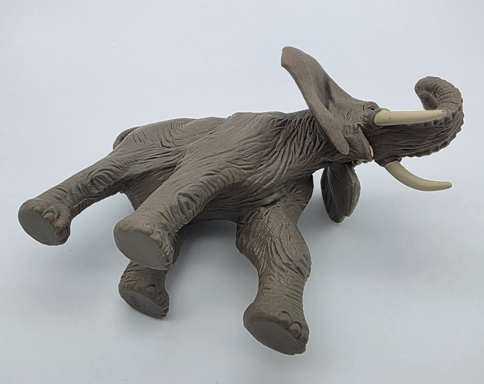 Toy Elephant 2003 Safari Ltd. 0223 L approx 6″ H approx 3.25″