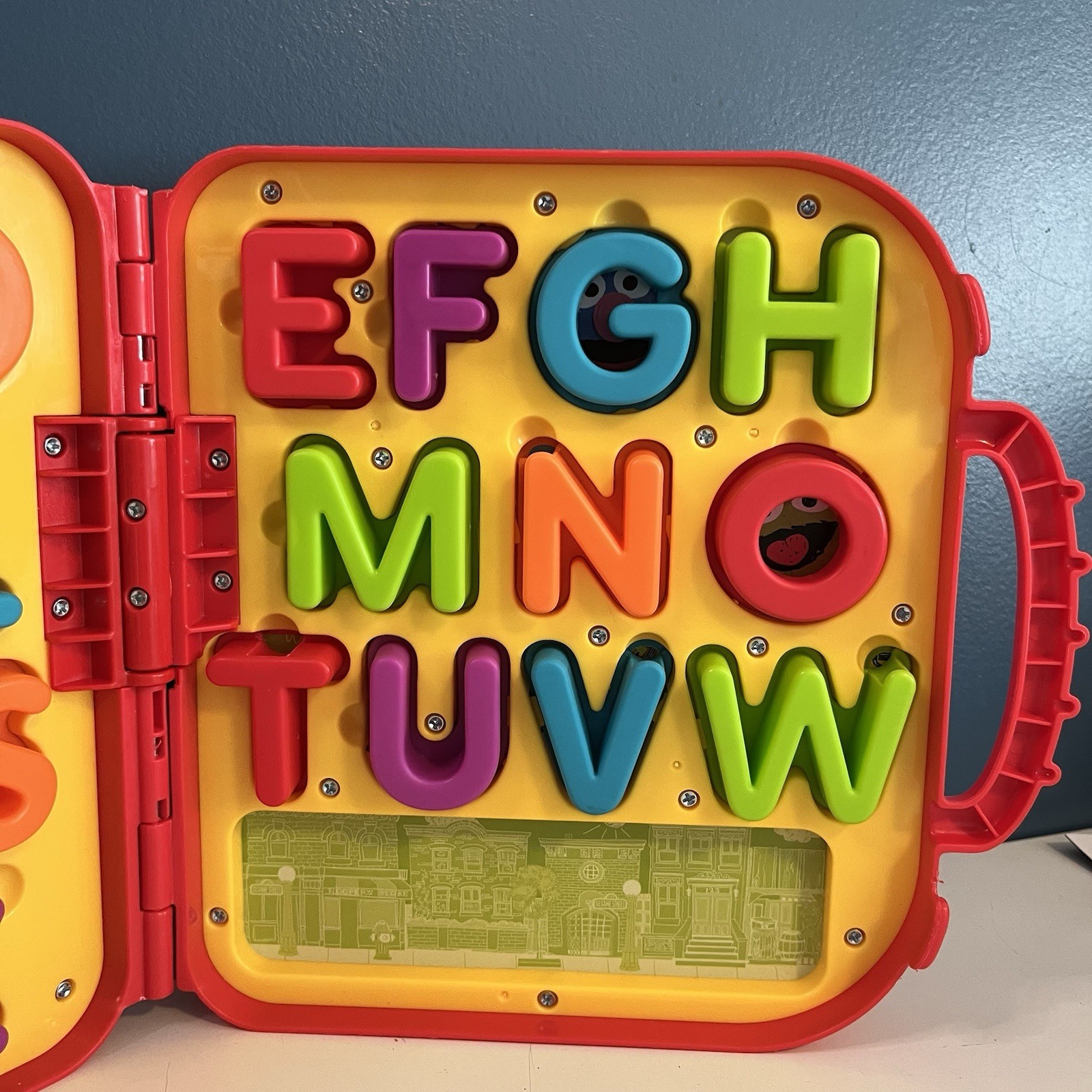 Hasbro Sesame Street Elmo’s On The Go Letters Alphabet & Carry Case 100%COMPLETE