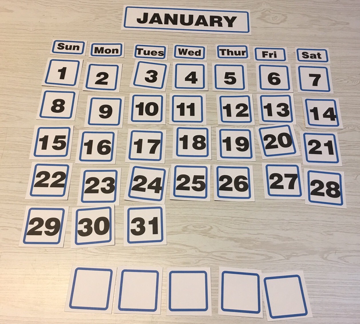 Blue Border January – 31 Laminated Calendar Squares + Blank Cards