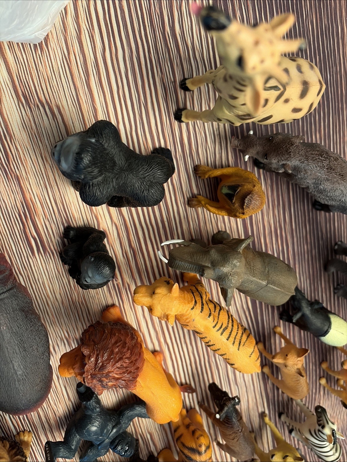 Mixed Lot Of 28 Plastic Animals Animal Figures