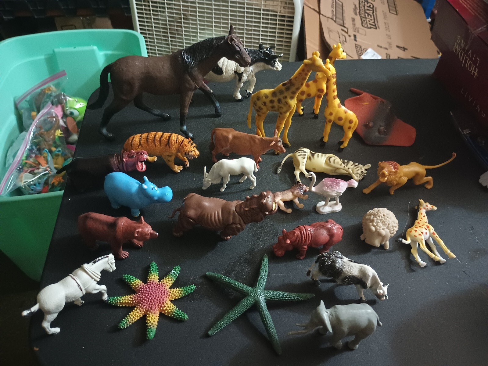 Miniature Vintage Plastic toy Lion’s Tiger Cows Horses Hipposarge Lot Mixed