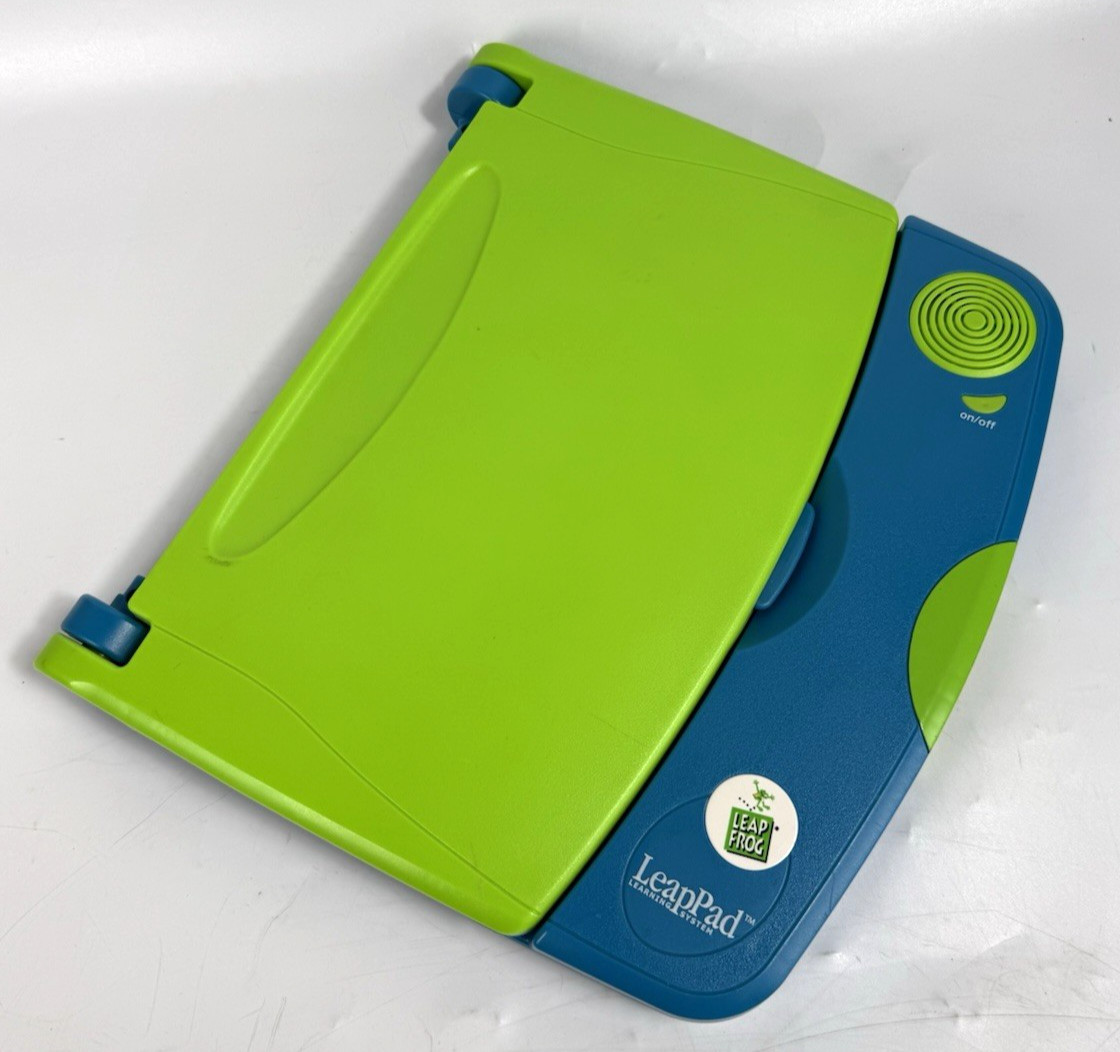 2001 LeapFrog Leap Pad Learning System, Blue & Green 4 books/cartridges WORKS