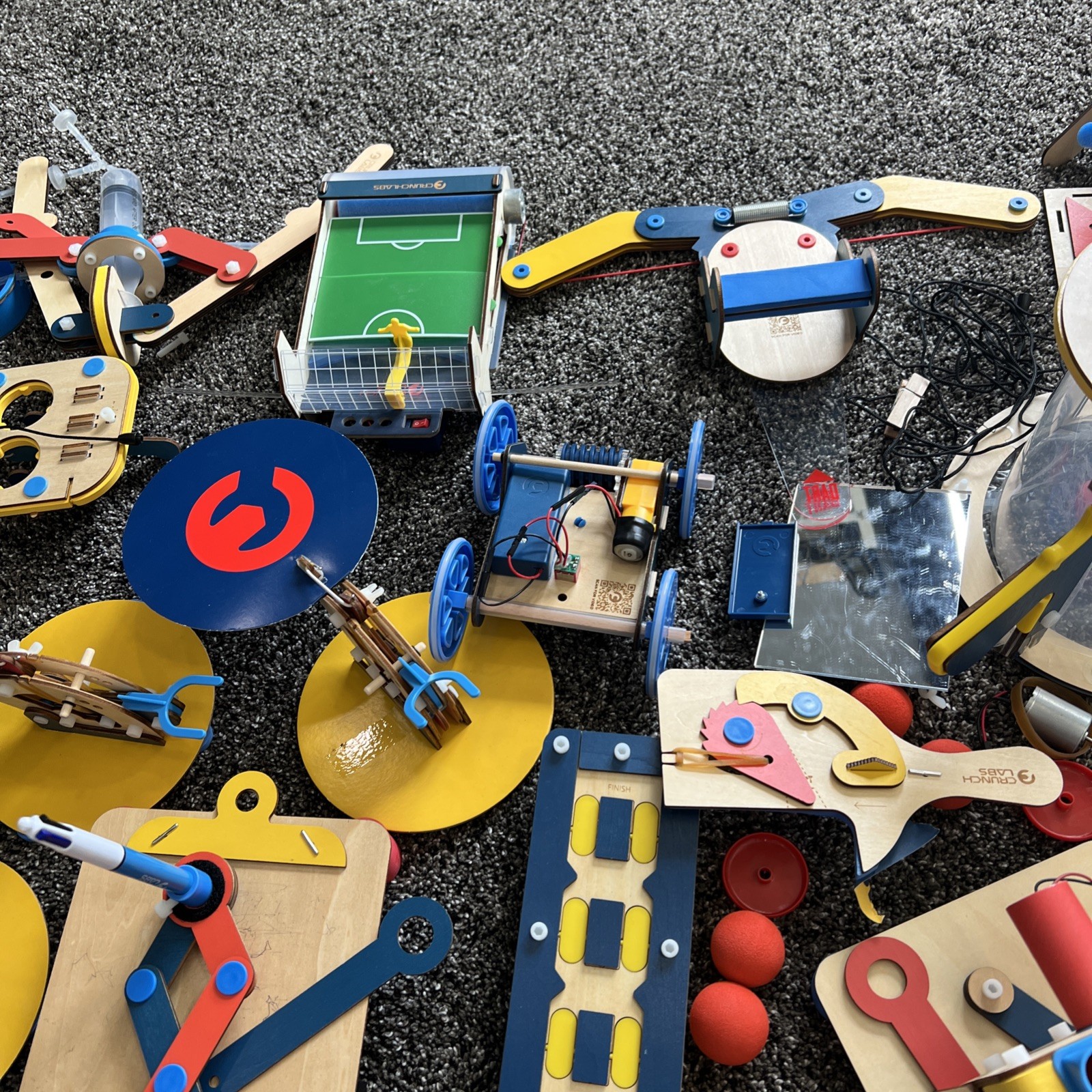 Crunch Labs By Mark Rober. Lot of 19 Kits Built And Parts ALL MANUALS!! YR 1 & 2