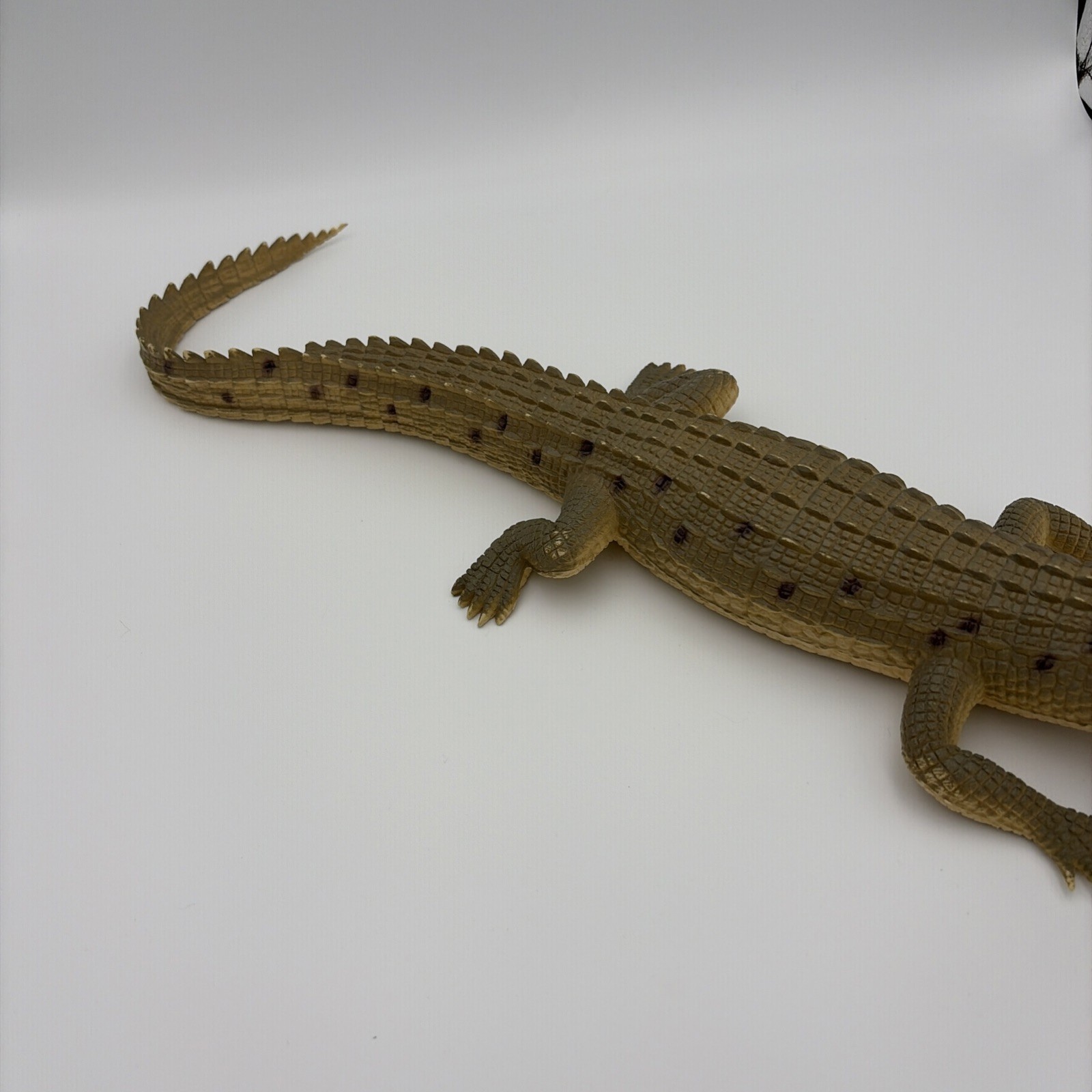 Crocodile Alligator 20” Figure Vintage Realistic Semi Aquatic Reptile Toy