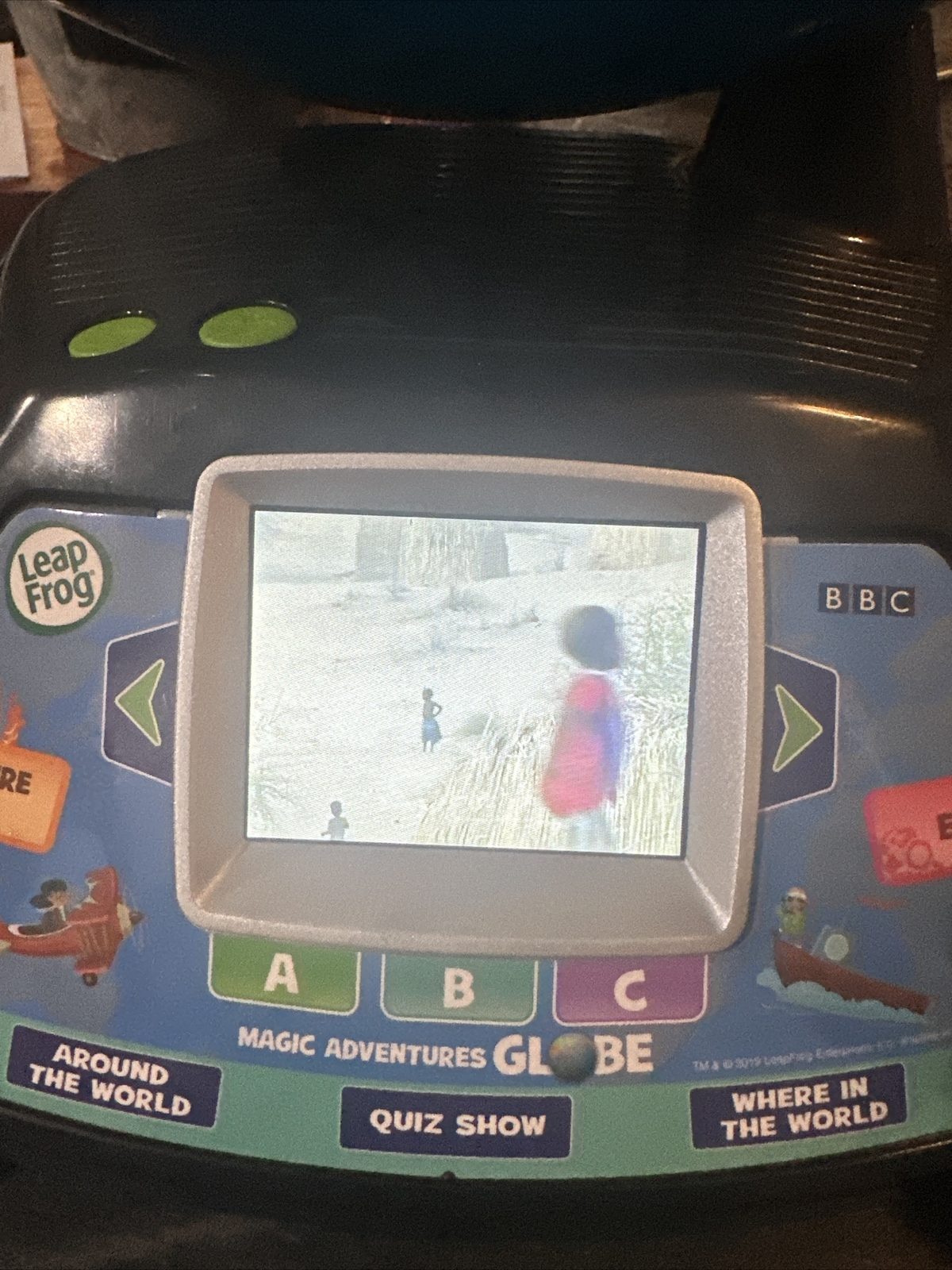 Leapfrog Magic Adventures Globe w/ LCD Integrated Video Screen Display 80-605400