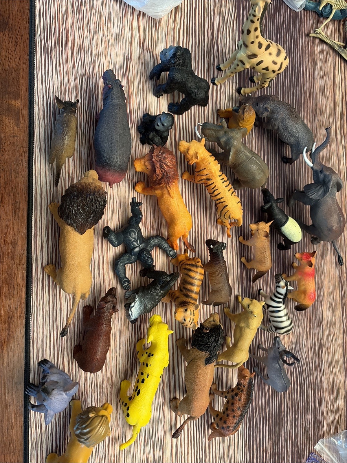 Mixed Lot Of 28 Plastic Animals Animal Figures