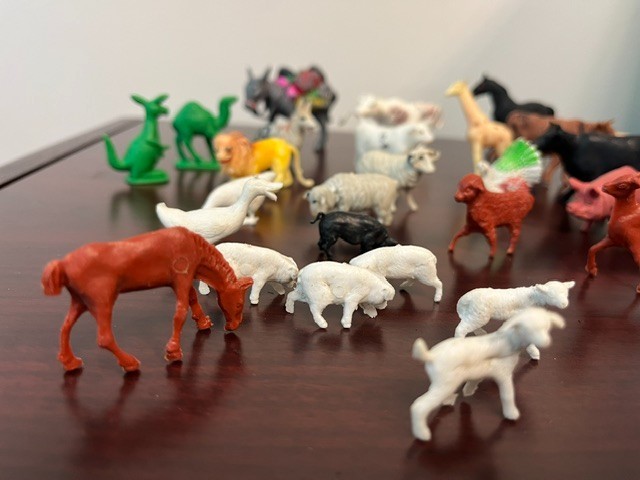 Vintage Lot of 35 Small Plastic Farm & Zoo Animals – Mixed Figures