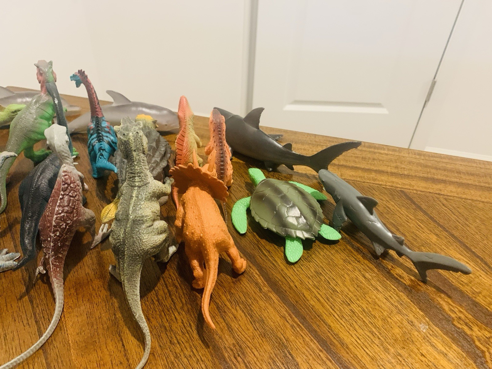 Lot of 18 Children’s Toys Dinosaurs Sharks Dolphins & Turtle Educational Learn