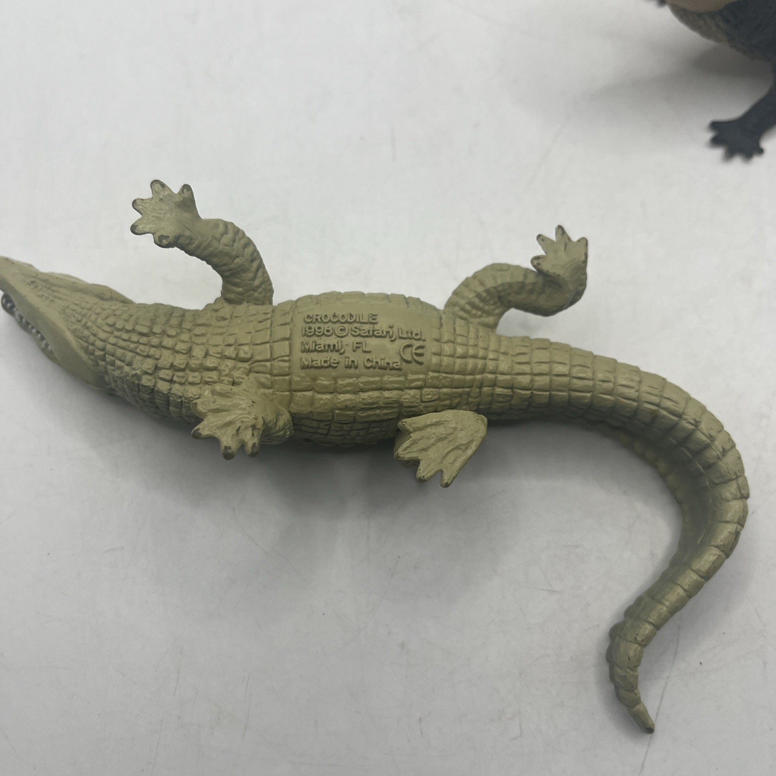 Lot of 2 Vintage Safari Ltd. 6″ Alligators 1996 & 1997