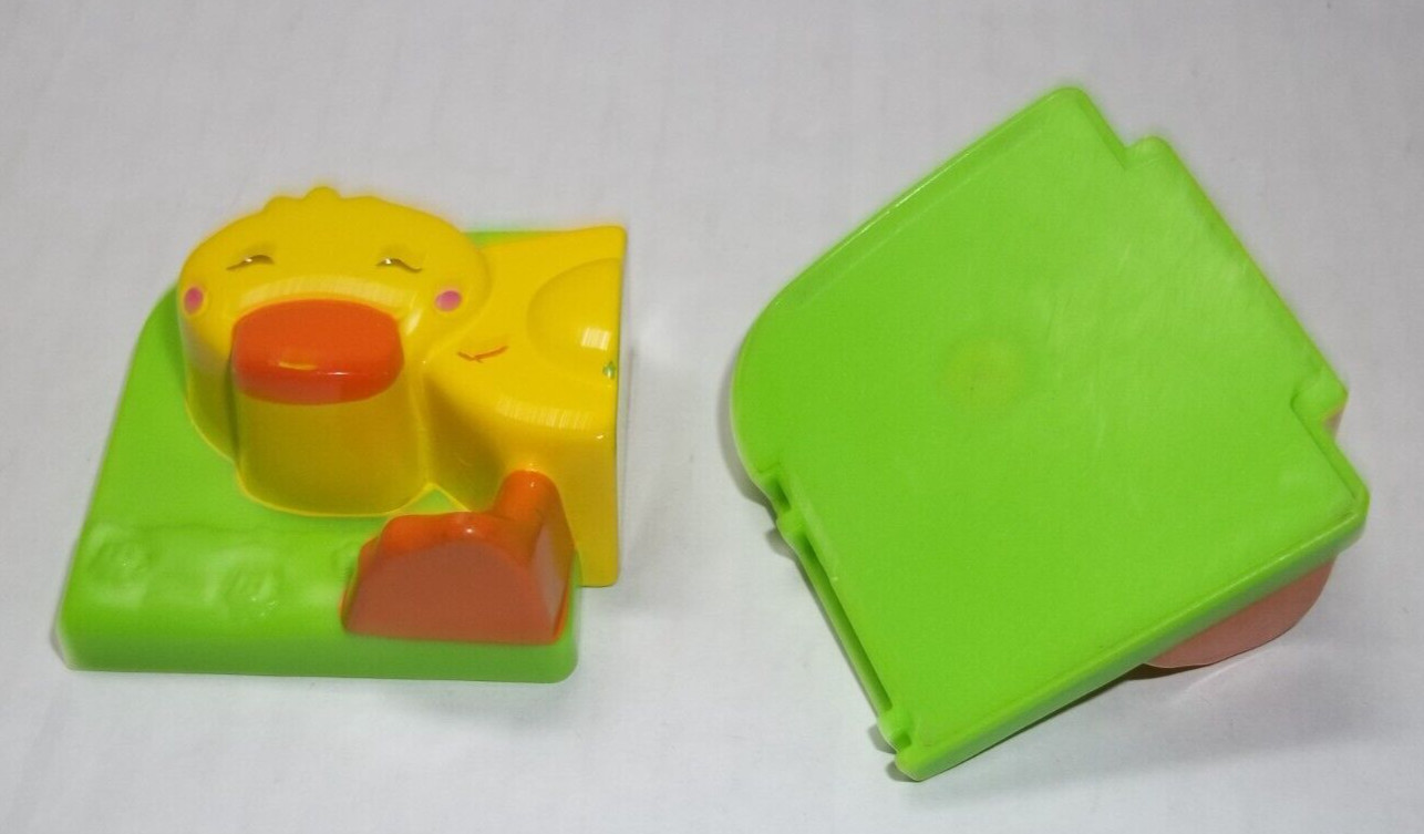Leap Frog Fridge Farm Barn Magnetic Animal Part Yellow Duck 2004 Older version