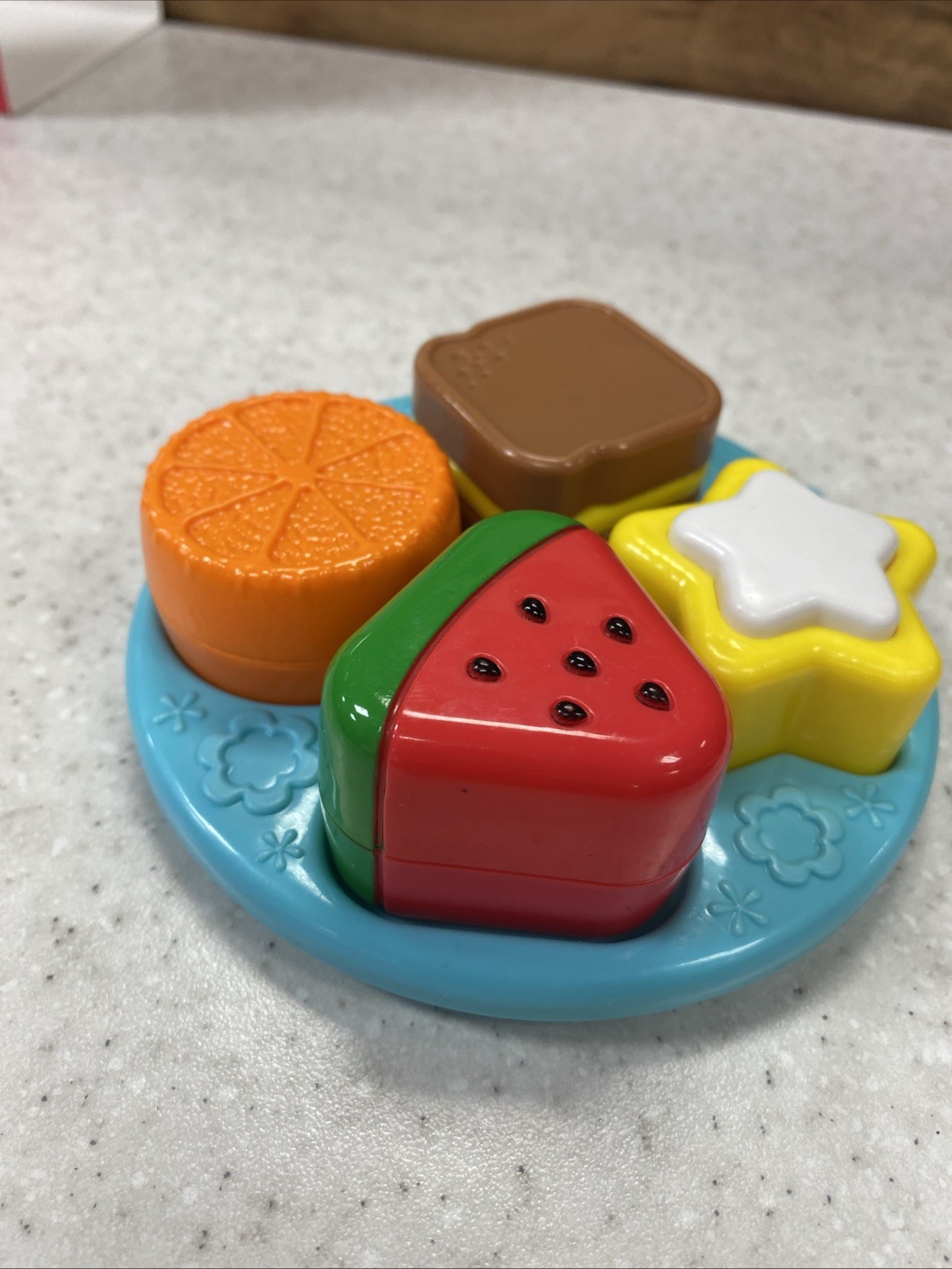 LeapFrog Shapes And Sharing Picnic Basket Replacement Parts-Plate + Food Pieces