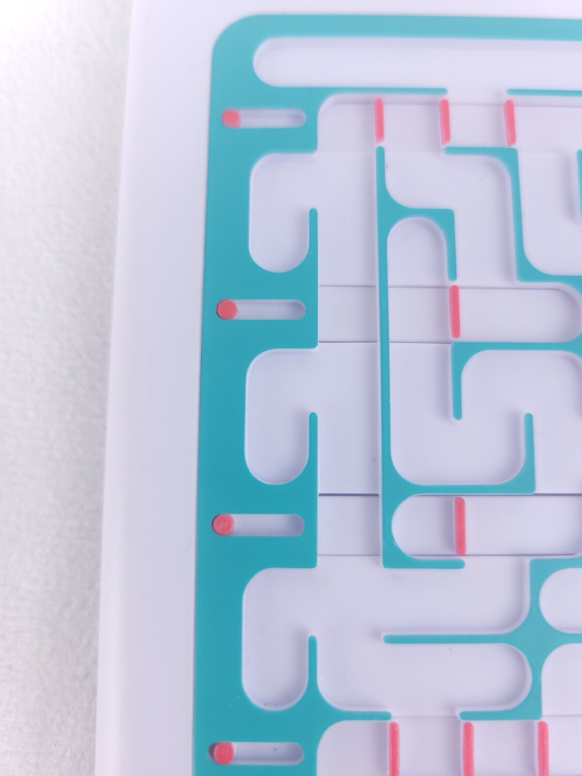 Thinkfun Amaze 16 Mazes in One Single Player