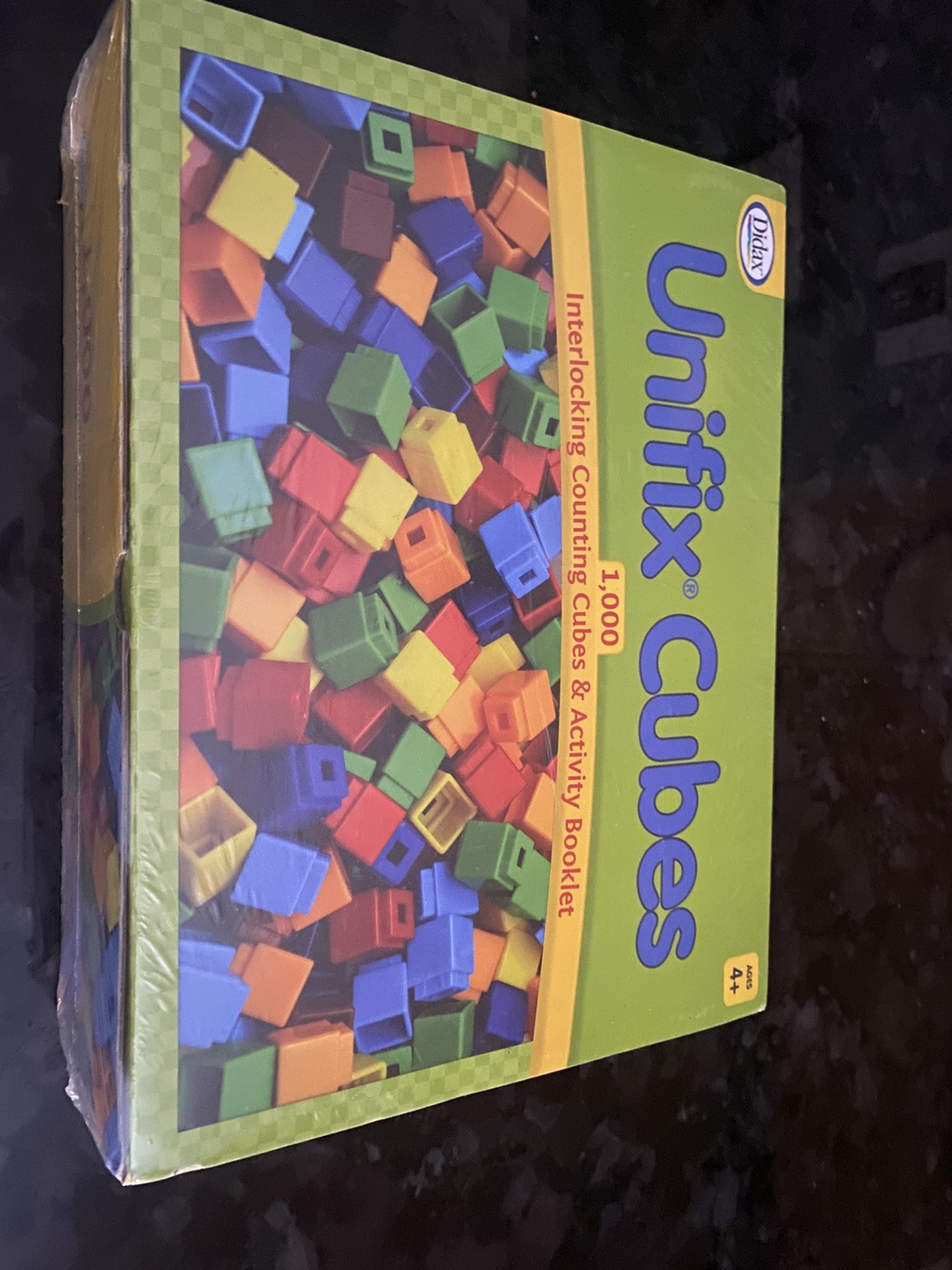 NEW – Unifix Cubes 1,000 Count + Activity Booklet