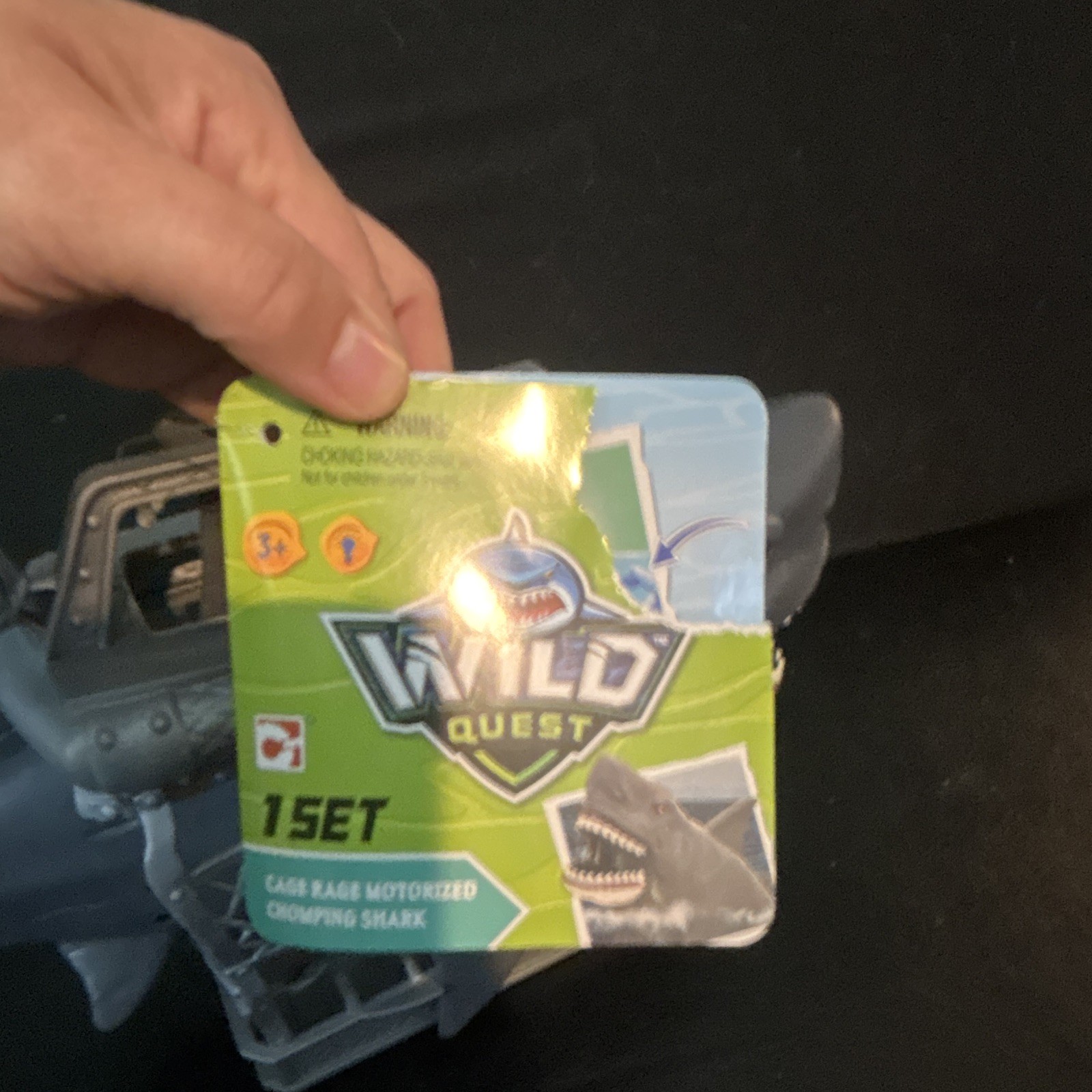 Chap Mei Wild Quest Cage Rage Motorized Chomping Shark Playset 549235