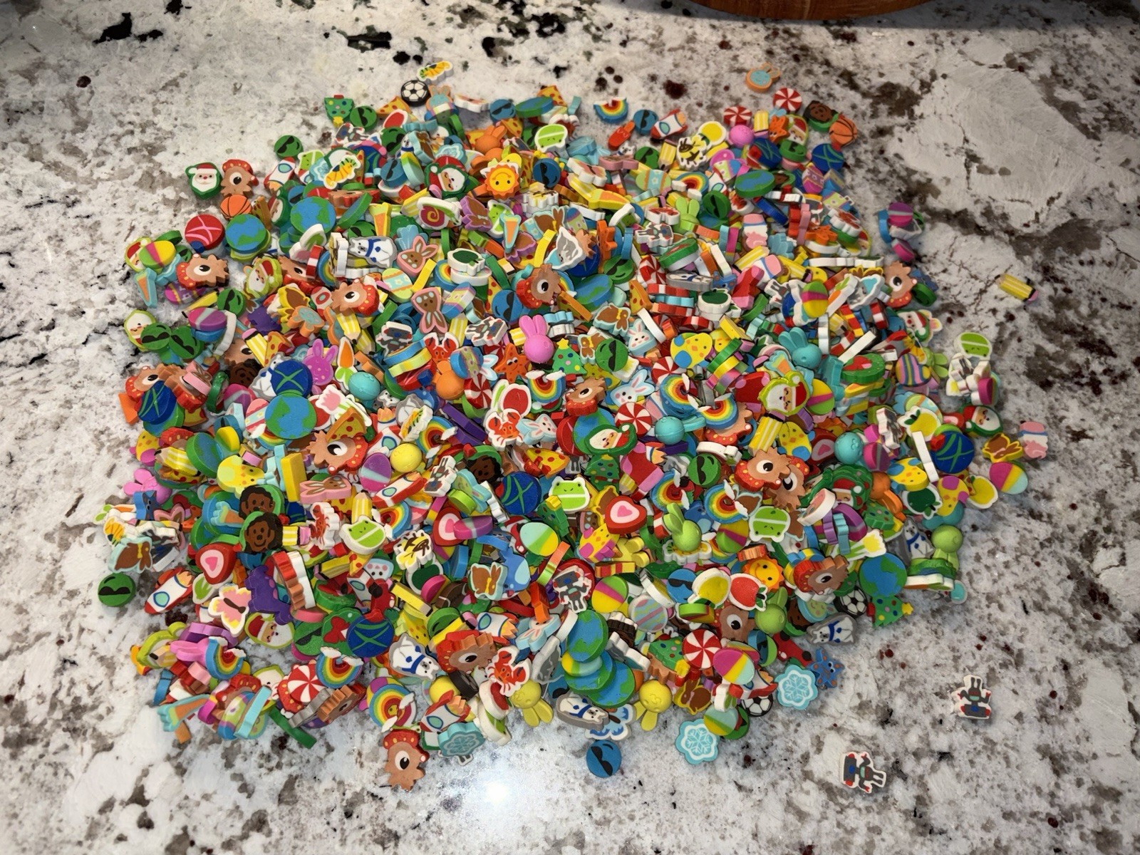 Huge Lot 1000+Colorful Mini Erasers STEM Kids Variety