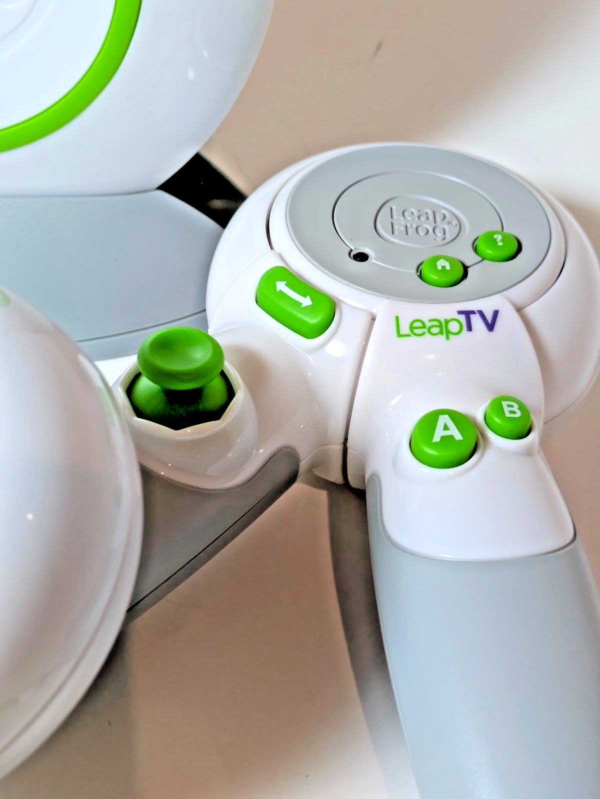 LeapTV Game Console Kids LeapFrog Educational Bundle 2 Controllers Camera Tested