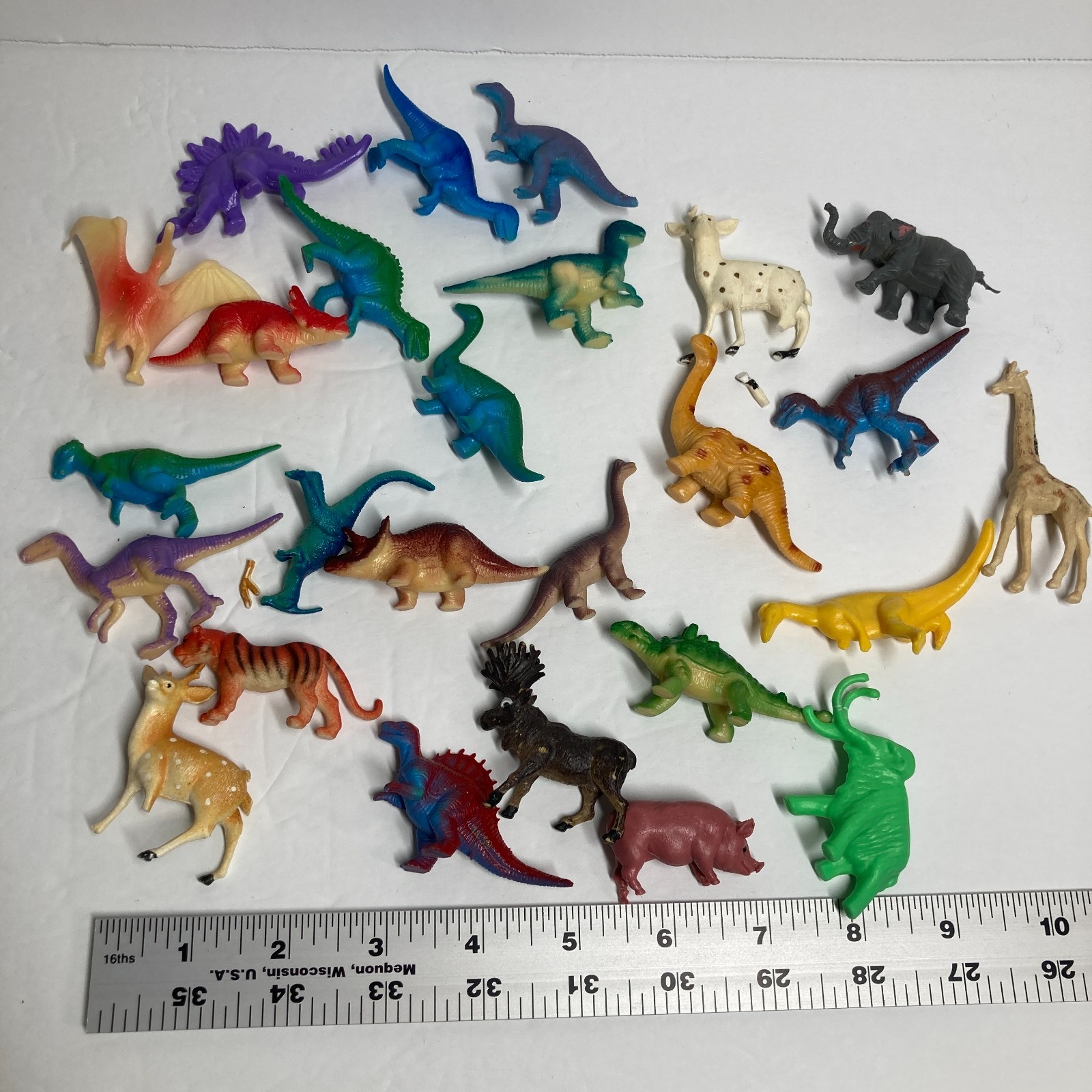 Lot of 24 Plastic Animals Small Dinosaurs, Zoo, Farm Toys Play Vintage FLAWS
