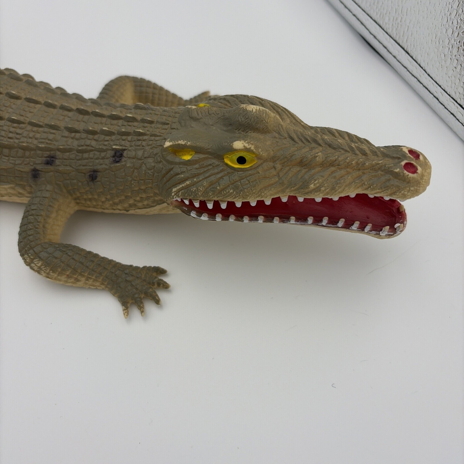 Crocodile Alligator 20” Figure Vintage Realistic Semi Aquatic Reptile Toy