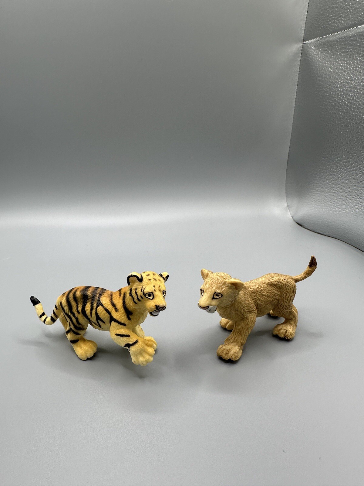 Retired Schleich White Tiger Big Cat And Safari Ltd Lion and Tiger Cub Figures 3