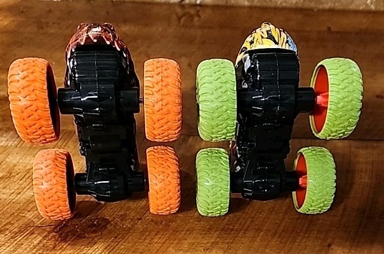 Monster Truck Pull Back Friction Toy Set–2 Dinosaur Trucks, Dinosaurs Ages 3+