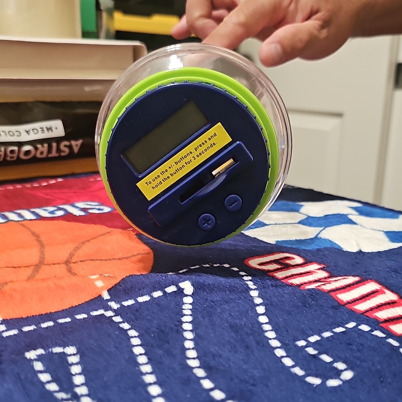 Discovery Coin-Counting Money Jar Digital LCD Display for Ages 3+ Years