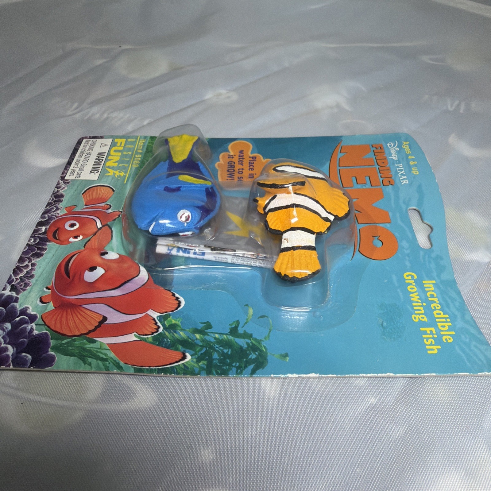 2004 Rare Finding Nemo Incredible Growing Fish- Put in Water, New and Sealed