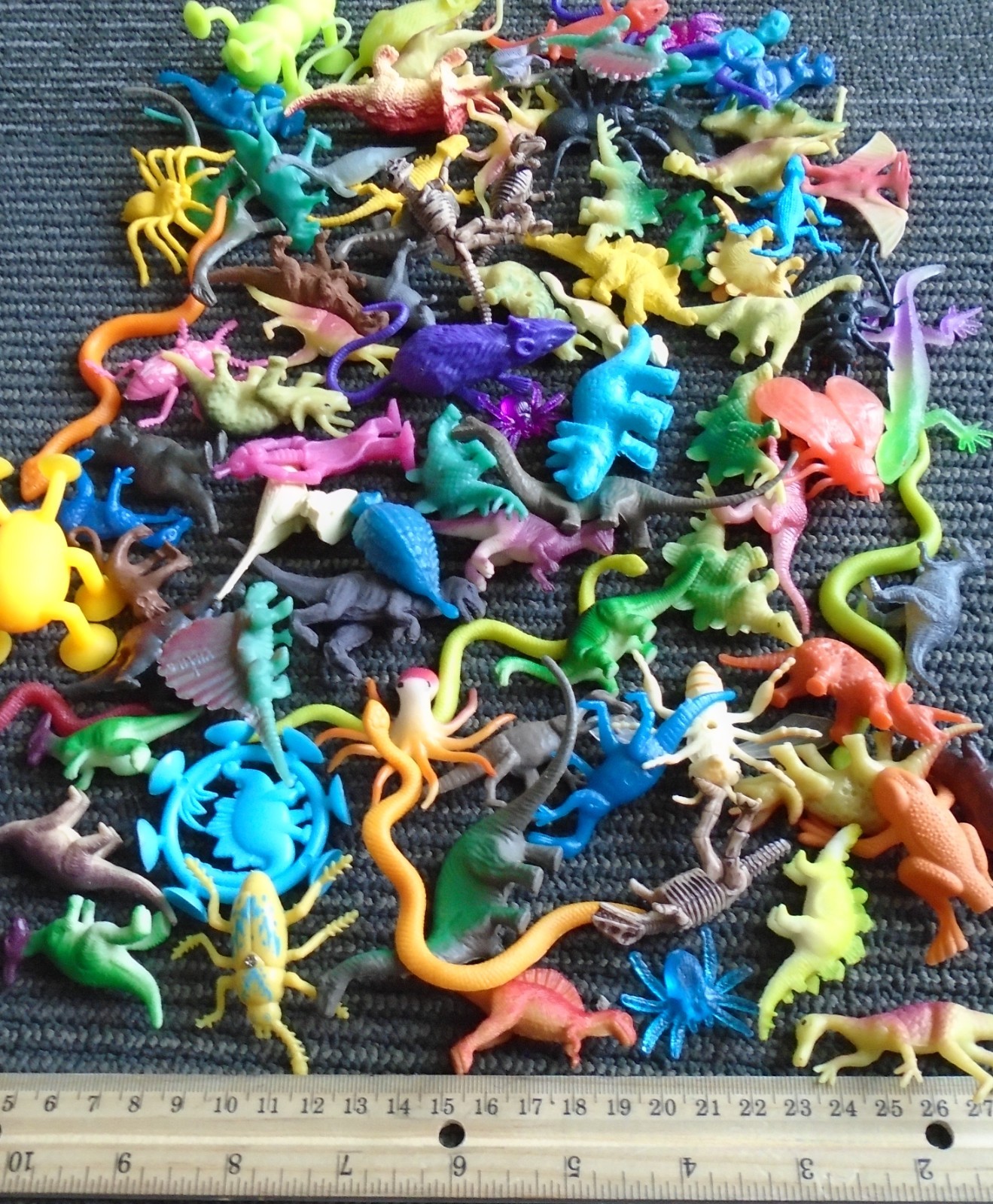 Huge mixed toy lot of Dinosaurs, Bugs, Spiders, Snakes, Reptiles and more!