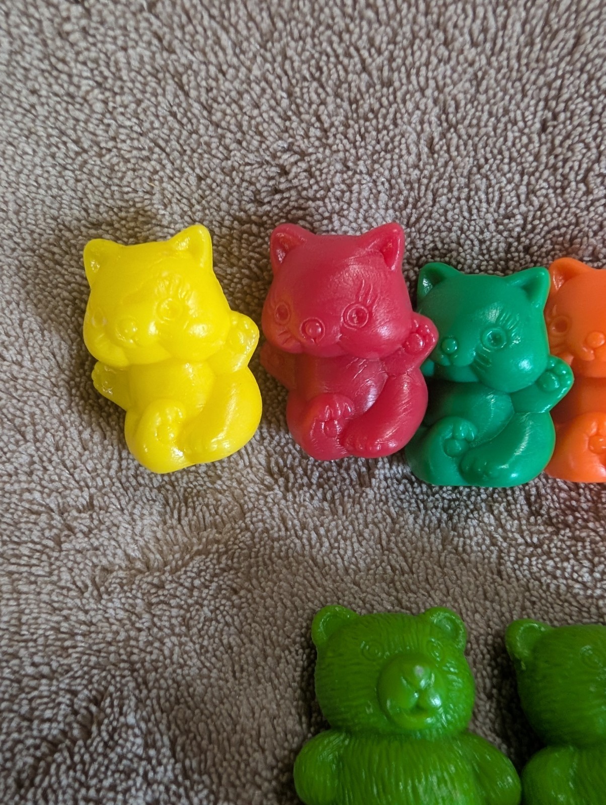 73 Colored Cat Figures Blue Red Yellow Green Orange Counting Toys (3 Bear)