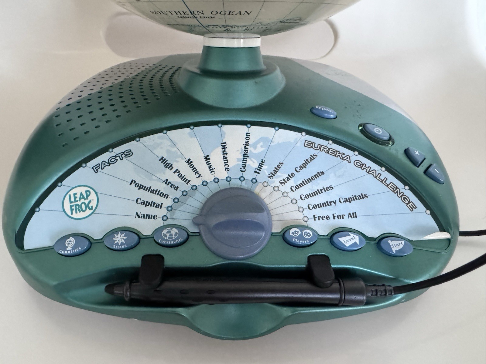 Leap Frog Interactive Talking Smart Globe Eureka Challenge Geography Game Works