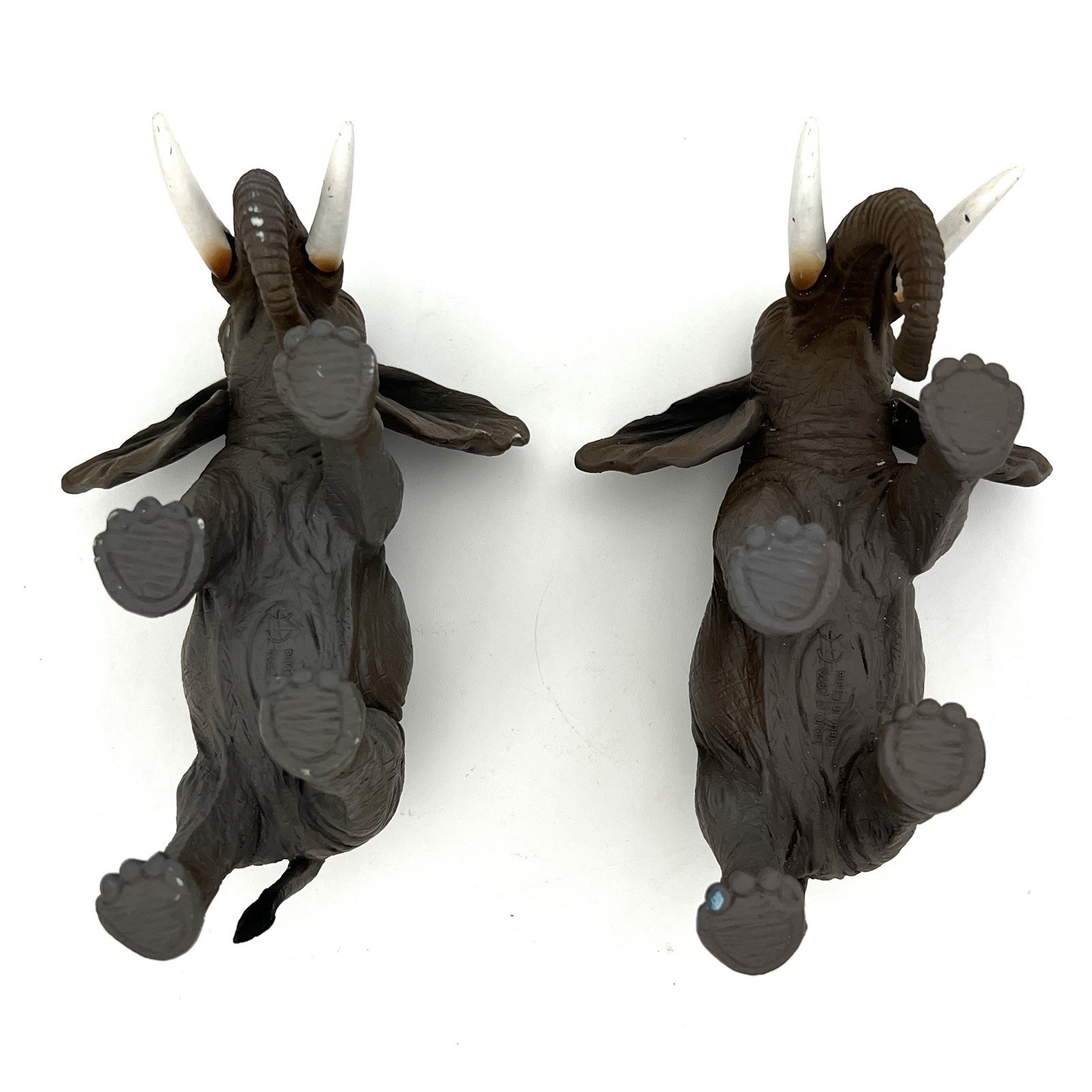 Set of 4 MOJO Wildlife African Elephant Figures Brown 2011 Gray 2015 Pre-owned