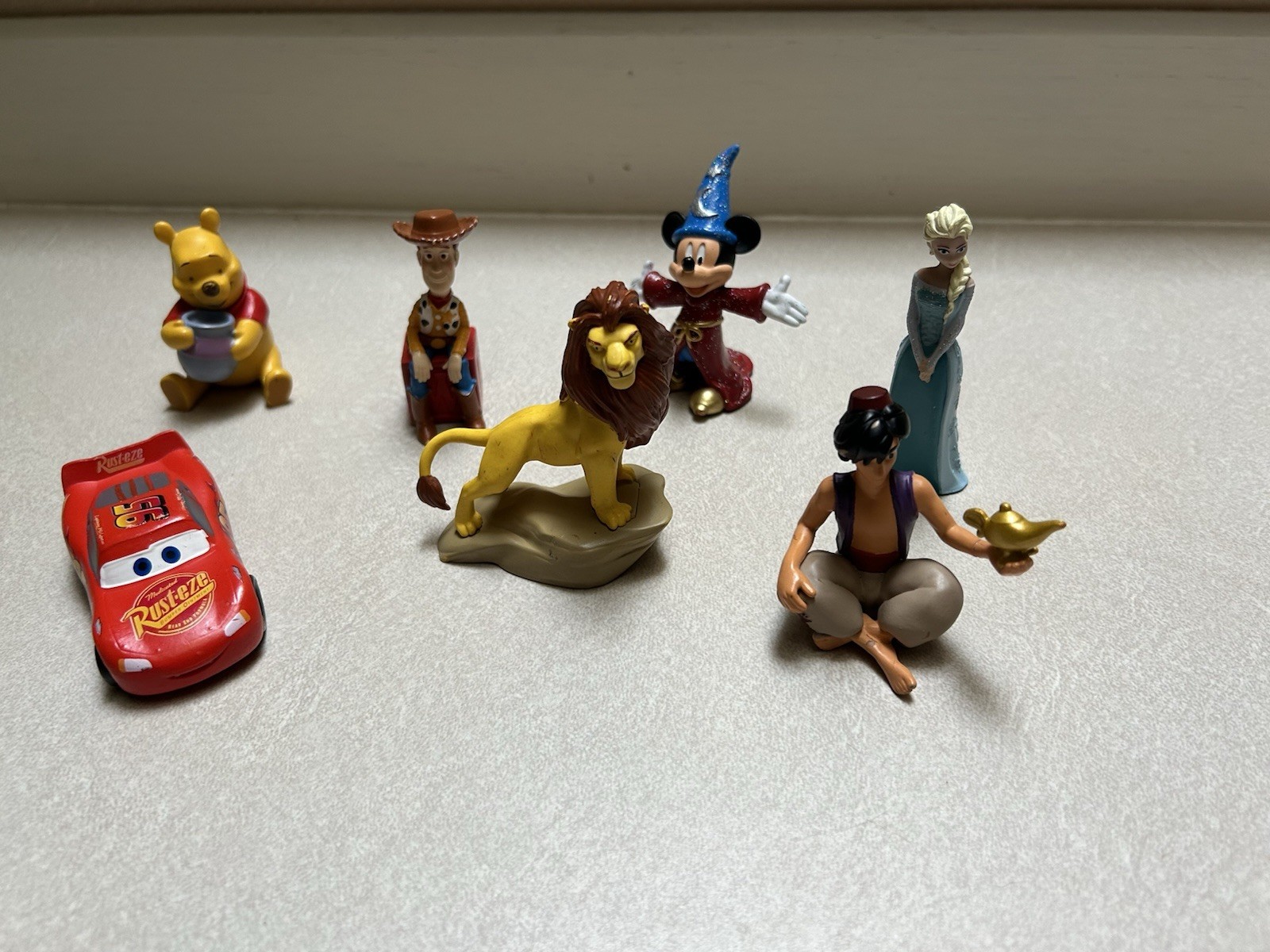 Toniebox 1 Disney/Pixar Numdle Red w/ Charging Station, Adapter & Figures