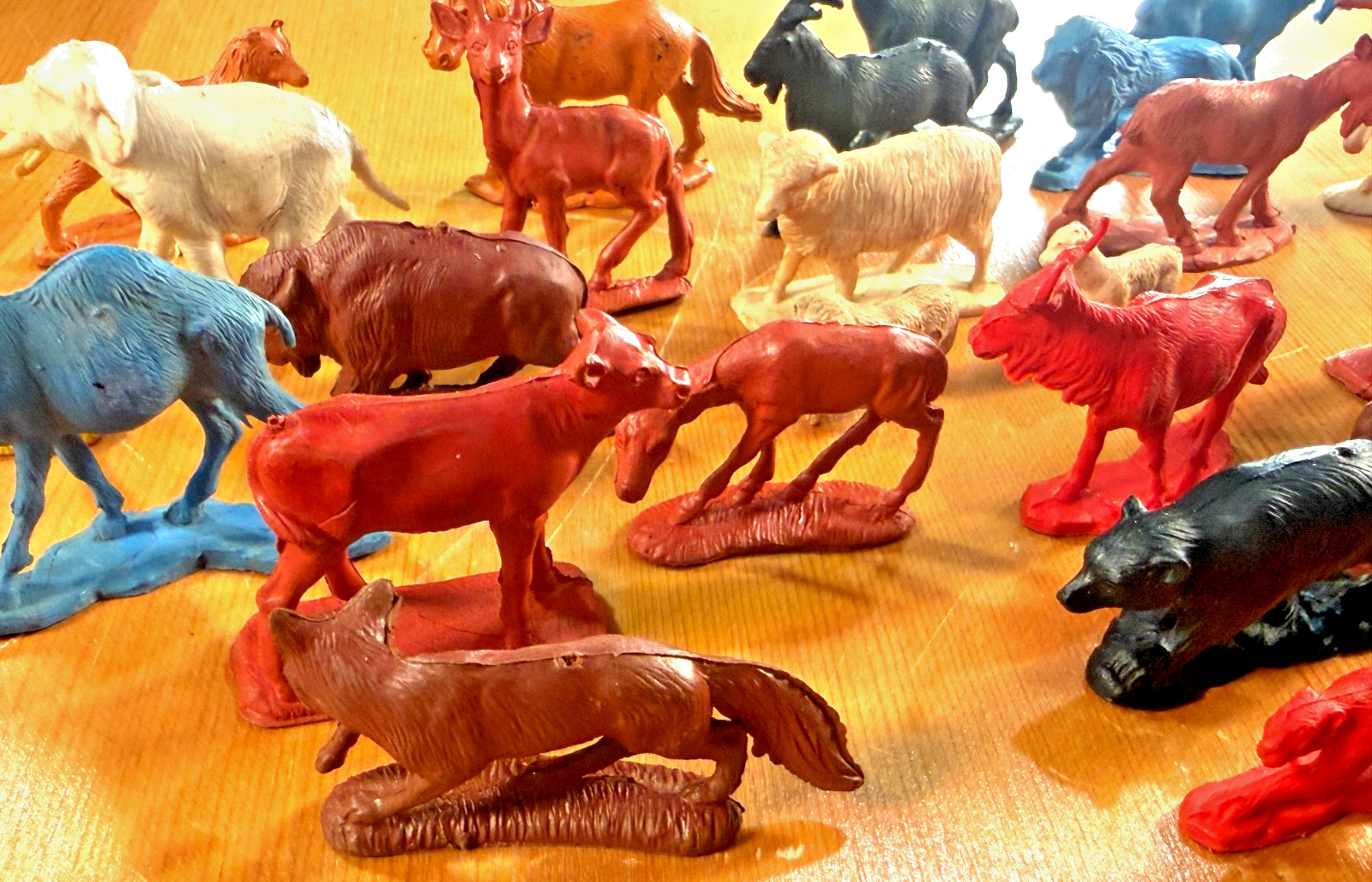 AUBURN RUBBER COMPANY ANIMAL LOT OF TWENTY NINE ANIMALS WILD FARM DOMESTIC HUGE